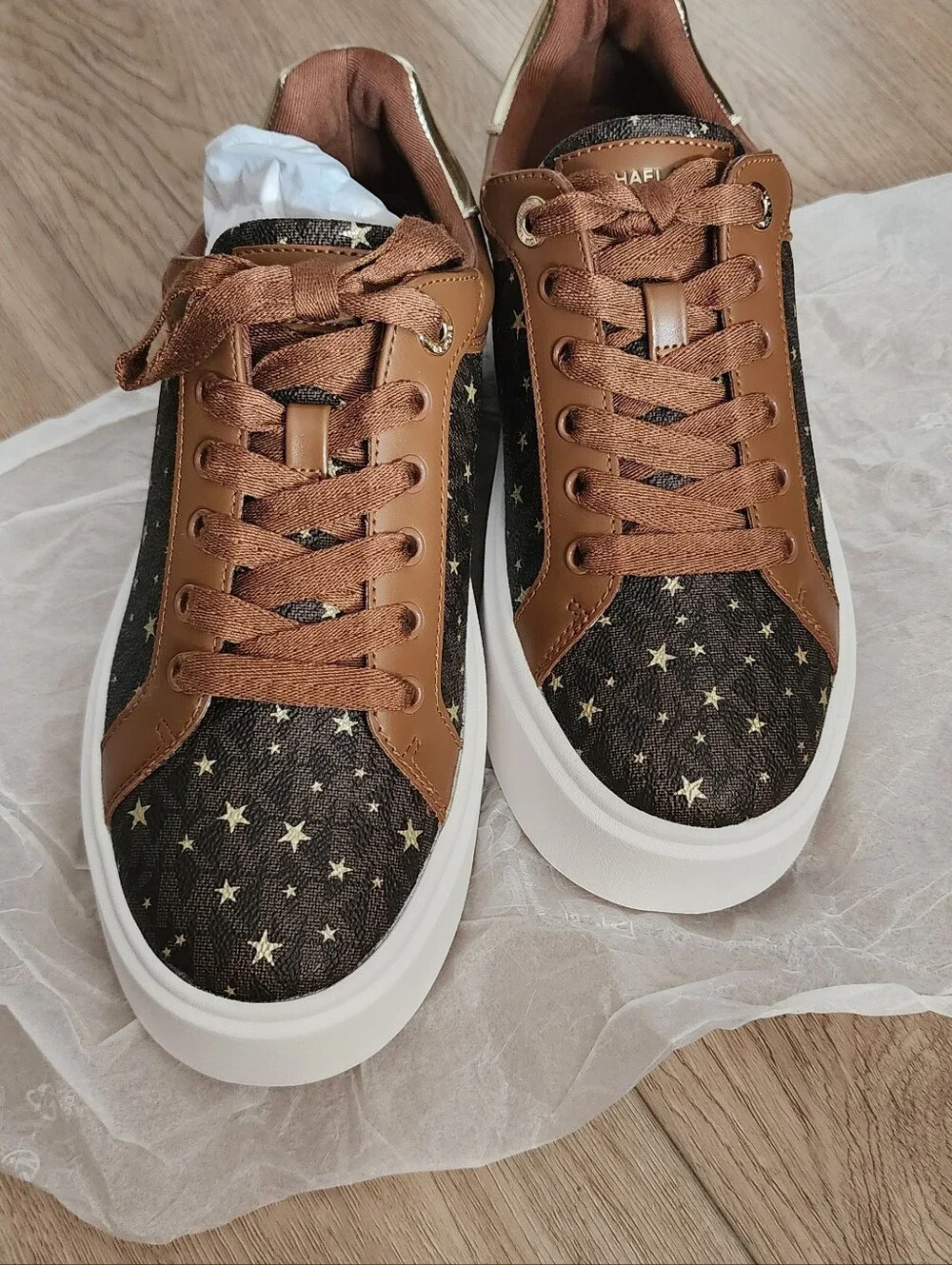 Michael Kors Romey Printed Signature Logo Sneaker in brown Stars Print Size 7.5